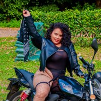 Zara_holly Webcam Model Profile | OMG.adult