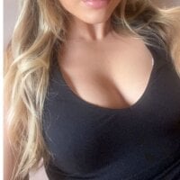 Crystaleyez24Live Webcam