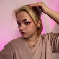 April_Wallsh's Avatar Pic