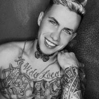 Sweet_Devil07 Adlı Modelin Çevrimdışı Sohbet Odası