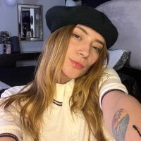 Hat_girl webcam model