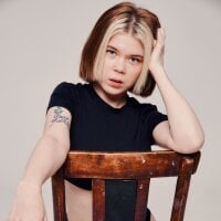 HaileyHart's Offline Chat Room