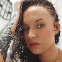 Kissmyname's Offline Chat Room
