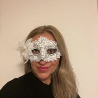 BlondeGirl1905 webcam