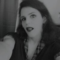 thegirlinthecorner's Offline Chat Room