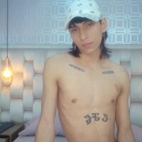 Blu_hazee webcam model