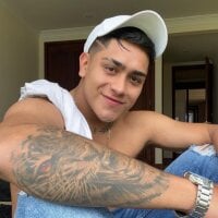 Aaronn_12 webcam model