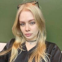 blondsurr's Offline Chat Room