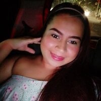 MoollyMoore Adlı Modelin Çevrimdışı Sohbet Odası