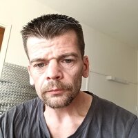 Valorous_Playbox's Offline Chat Room