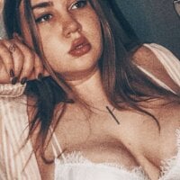 SofiaRoberts13's Offline Chat Room