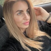LorraineRoss' Live Sex Cam Show