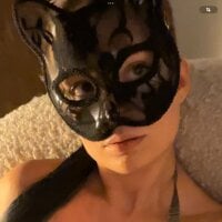 MissMiraOfficial webcam