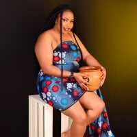 Model Curvy_Latoya