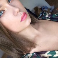 Miss_HotSexy_Babe's Offline Chat Room