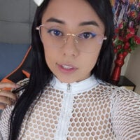 cloe_whitee