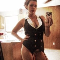 eroticeve69's Offline Chat Room