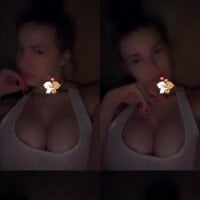 bellaprettyxxxoo's Offline Chat Room