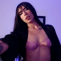Cloeandtyfanny webcam model