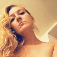 lulufoxfot's Offline Chat Room