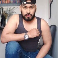 Liam_hairy model avatar