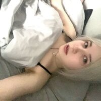 SexBIonde webcam model