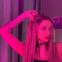 kiss_me_hard_ naked in live sex video chat