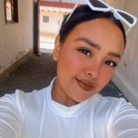 emily_bellucci02's Offline Chat Room