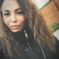 Alix_Arabelle's Offline Chat Room