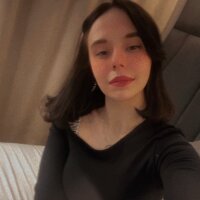 KrissyKittyCat1 webcam