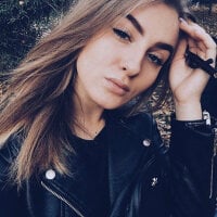 NikollLii Adlı Modelin Çevrimdışı Sohbet Odası