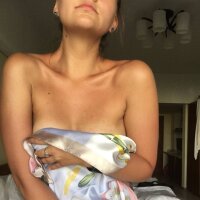 victorialeee's Offline Chat Room