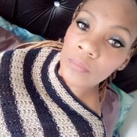 AREOLAKISSXX webcam