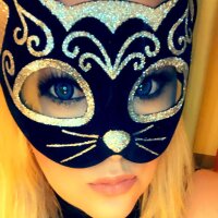 kinkylatexcouple's Offline Chat Room