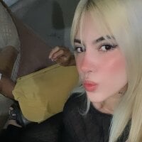 karoline_18 webcam model