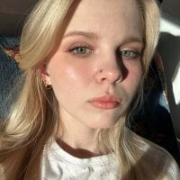 NakitaSwam webcam model