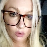 bbwhotteacher's Offline Chat Room