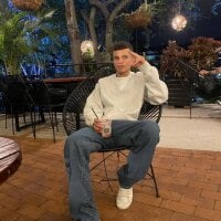 Enzo_Martinez18