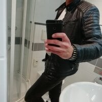 Rubberbomberxh's Webcam Show