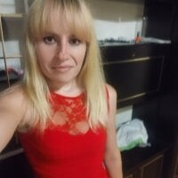 OliviaMoon_M's Offline Chat Room