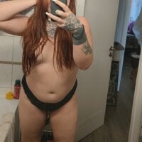 MaryJaneV8 Adlı Modelin Çevrimdışı Sohbet Odası