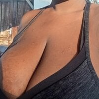 Milk_Goddess_ webcam