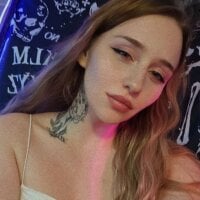 Sunny_Fox webcam model
