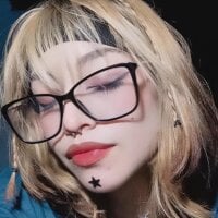 Carly_18 webcam model