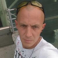 gooodfucking76's Offline Chat Room