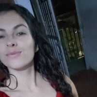 Becca_Mills Adlı Modelin Çevrimdışı Sohbet Odası