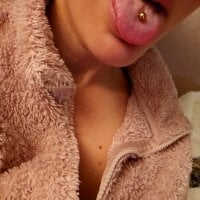 blondiiyy webcam