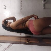 Laura_Jaramillo's Offline Chat Room