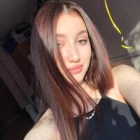 EvelinePearl webcam model