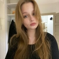 AhwhoareyouLive Webcam